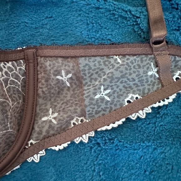 Chantelle animal print demi bra, 32D - Picture 12 of 16